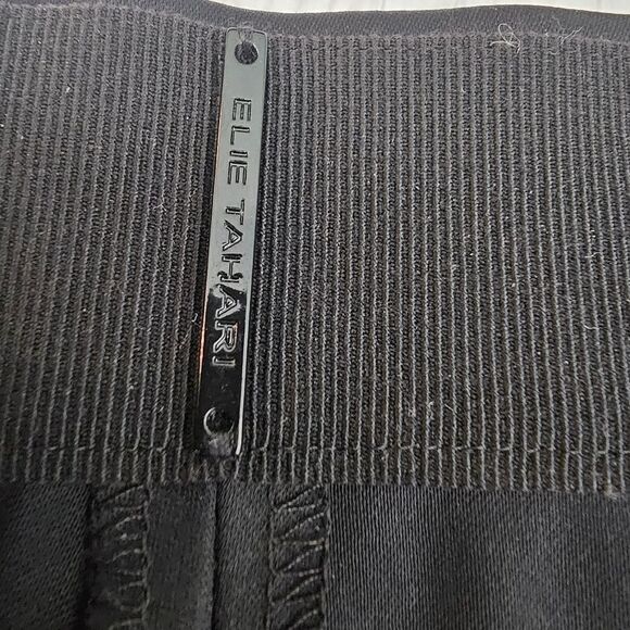 Elie Tahari size 4 faux leather/ acrylic side zipper pants - Picture 4 of 11